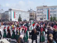 С празнично шествие на знамената и фолклорна инициатива Търговище отбеляза 3 март