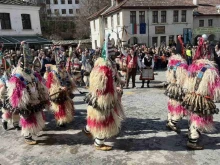 Кукери огласяха с чанове Широка лъка по време на традиционния празник Песпонеделник