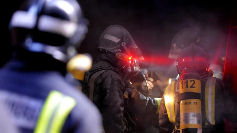 Трима души, сред които и дете, загинаха при пожар в Испания