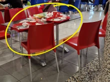 Снимка от мол в Пловдив показа голяма свинщина, хората са бесни на младото поколение