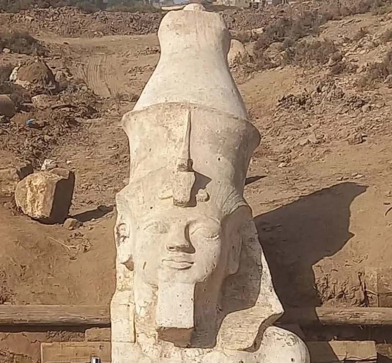 Археолози откриха огромна част от статуя на Рамзес II в Египет