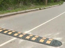 Спират изграждането на "легнали полицаи"