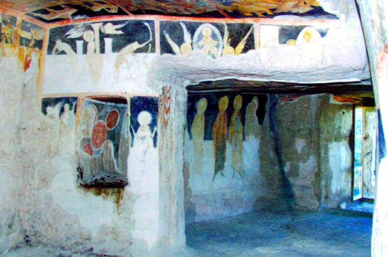 "Черквата" в Ивановския скален манастир е била изсечена около 1233 г., за да съхранява личната дреха на Христос