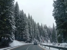 До 5-6 см е снежната покривка по проходите "Превала" и "Пампорово" в област Смолян