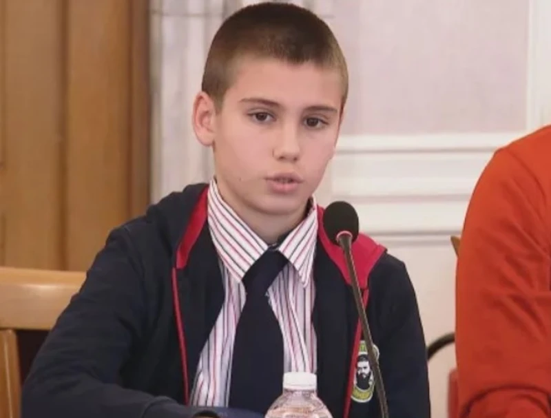 Петокласник се оплака на образователния министър: Твърде много уроци и недостатъчно време за подготовка