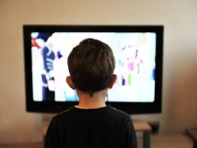Логопеди алармират: "Екранните деца" имат трудности в общуването