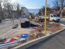 Работата по ключово кръстовище в София продължава