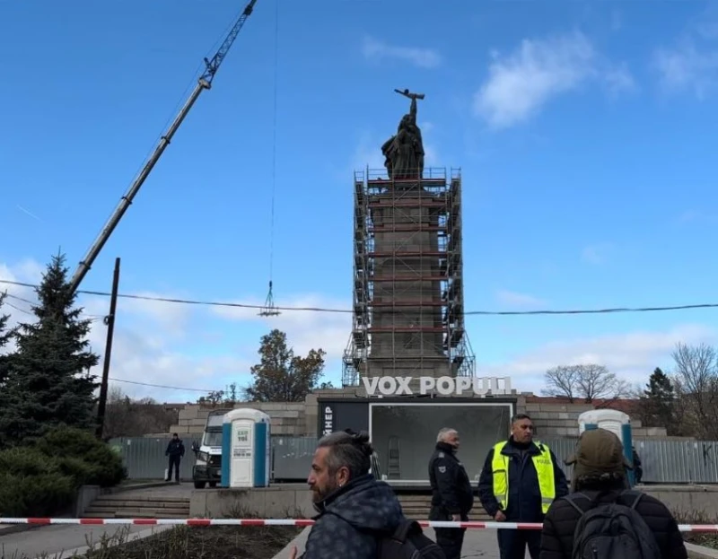 Отпускат още средства за демонтажа на Паметника на Съветската армия