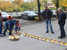 ВАС спря поставянето на "легнали полицаи". В Пловдив обаче ще ги има