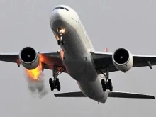 Boeing 737 кацна аварийно в САЩ заради пожар в двигателя