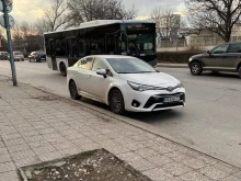 Читател: Кметица нарушава закон. Тя: Няма паркоместа в района