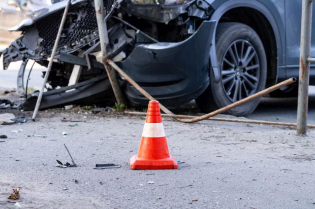 48 годишен мъж загина при челен удар на пътен възел в град Ловеч