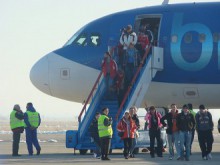 Иван Тотев посреща първия полет от Лондон на летище "Пловдив"