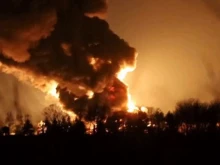 "След удар с БпЛА": Пожар избухна в петролно депо в Курск