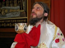 Епископ Игнатий иска преустановяване на избора за сливенски митрополит