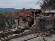 Стара къща се срути в централната част на Велико Търново