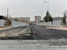 Започна асфалтирането на новата улица между булевардите "Бургаско шосе" и "Хаджи Димитър"