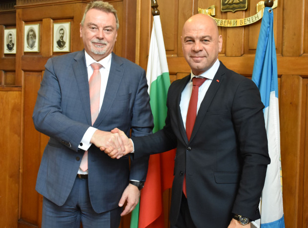 </TD
>Задълбочаване на отношенията между Пловдив и Чешката република в сферите