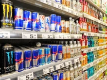 Румъния забрани продажбата на енергийни напитки на непълнолетни, какви са вредите