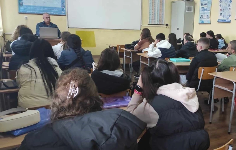 Прокурор изнесе лекция на важна тема пред ученици в Търговище