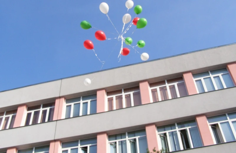 Изхранването на учениците от ОУ "Райна Княгиня" пак влиза на сесия