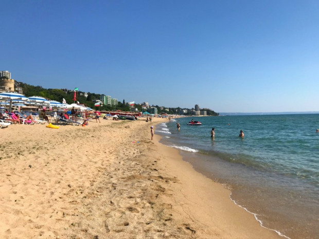 Обезвреждането на морската мина край плаж Кабакум във Варна не