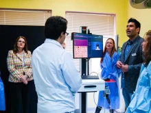 Клиниката по Онкологична хирургия в Плевен получи ултрамодерен апарат с изкуствен интелект