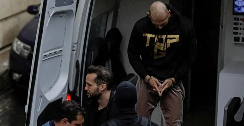 Братята Тейт се явиха в румънския съд заради нови обвинения за сексуални престъпления