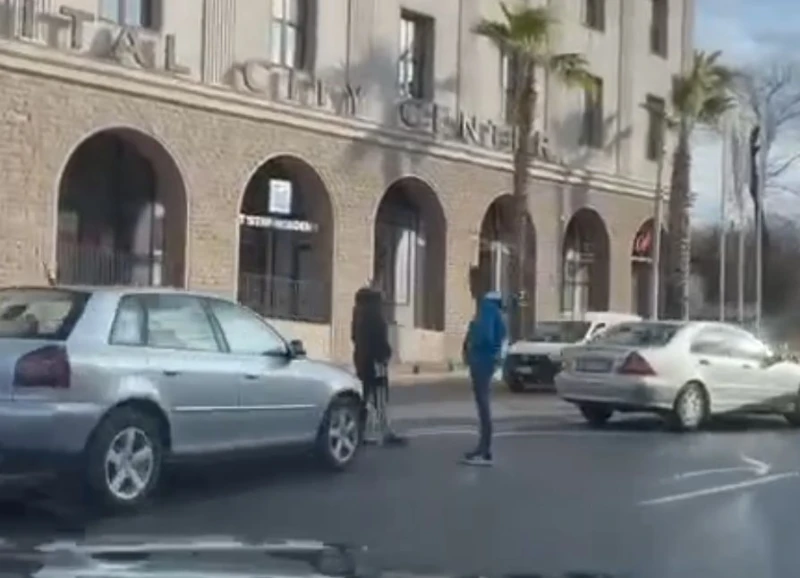 Беля стана пред Capital City Center в Пловдив