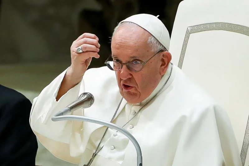 След полемиката, която предизвика, папата отново осъди "безумието на войната"