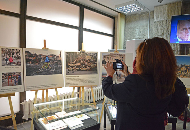 Във Варна откриха изложба, посветена на войната в Украйна