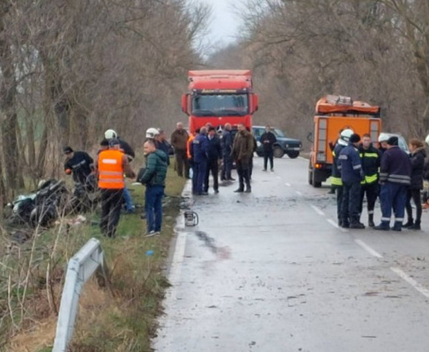 Общо 8 души са ранени при катастрофата край Добрич при