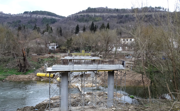 Затварят пътя зад Царевец, вижте причината