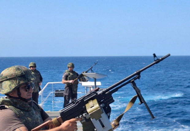Български научноизследователски кораб плава през опасна зона за пиратски атаки