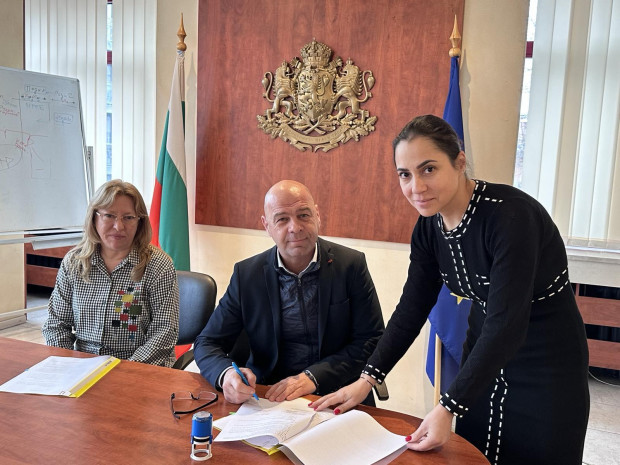 TD Кметът на Пловдив подписа днес в Министерството на регионалното развитие