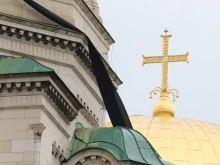 Черен флаг бе спуснат над "Св. Александър Невски" и Светия Синод