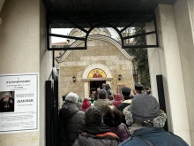 Тленните останки на патриарха пристигнаха в храм "Света Марина" в София