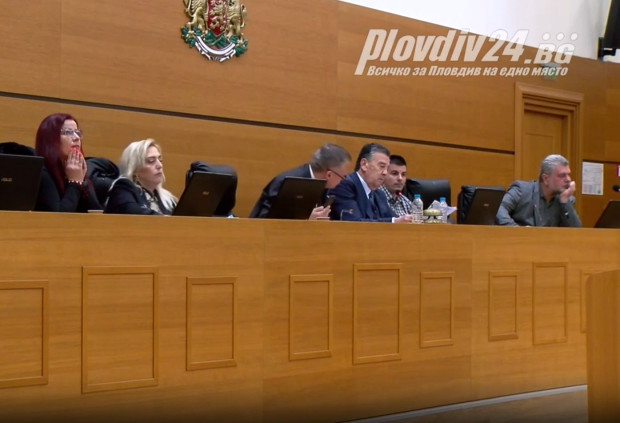 </TD
>С пълно единодушие пловдивските общински съветници одобриха Община Пловдив да подпомогне