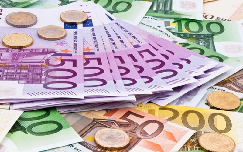 България може да приеме еврото още от следващата година, но трябва да се овладее инфлацията