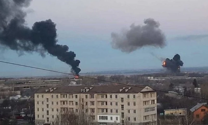 Експлозии отекнаха в Одеса, обявена е въздушна тревога