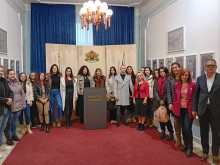 Студенти от ИУ-Варна се срещнаха с областния управител
