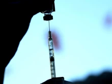 Човекът с 217 дози ваксина срещу коронавирус се изследва: жив и здрав е, ваксинира се пак
