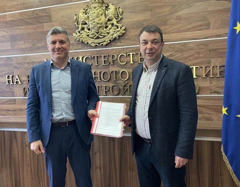 Кметът на Силистра Сабанов договори с МРРБ ремонт на три пътя