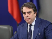 Асен Василев каза ще се вдигат ли данъците