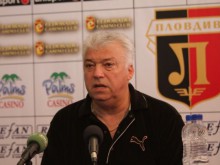 Бонев се срещна с Боби Чарлтън и сър Алекс, Бербатов му отказа