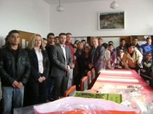 От ГЕРБ в "Източен" гостуваха в Училището за деца с увреден слух 