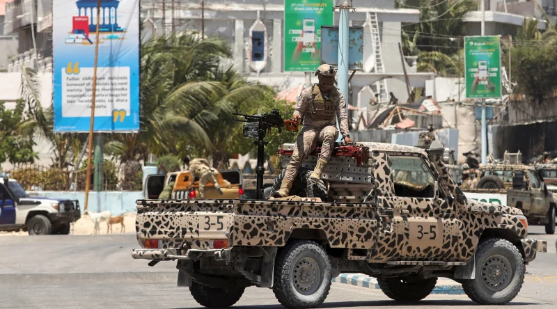 Трима загинали и десетки ранени при нападение в хотел близо до президентския дворец на Сомалия