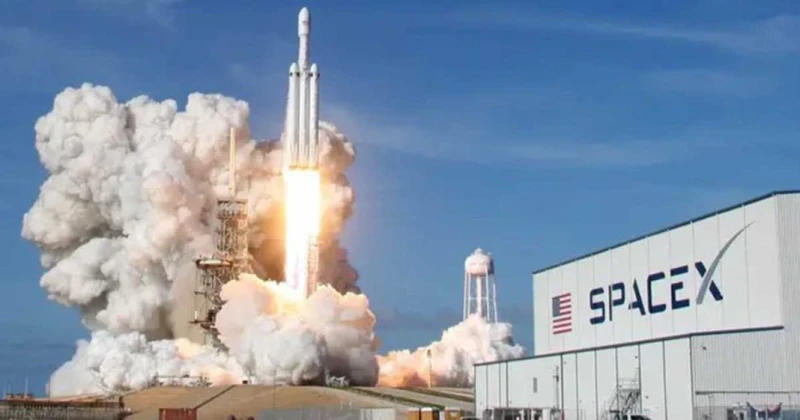 SpaceX изгражда мрежа от "шпионски" сателити за американското разузнаване