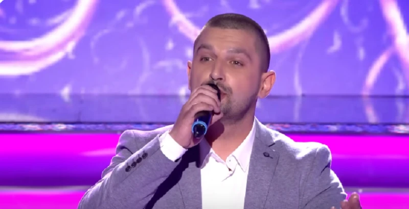 Изумително! Българин продължава да гази в най-голямото певческо шоу на Балканите