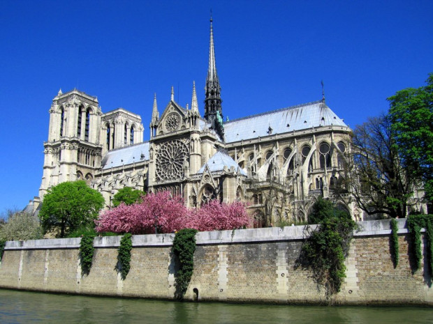 В Париж строежът на века е към своя край Франция